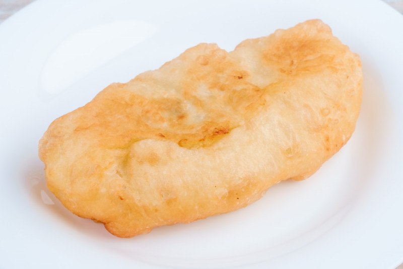 Пирожок жареный с картофелем и луком - постное блюдо - KUMIR