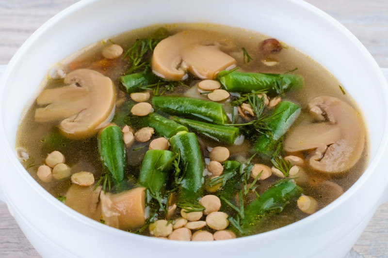 Постный суп с чечевицей и грибами - KUMIR