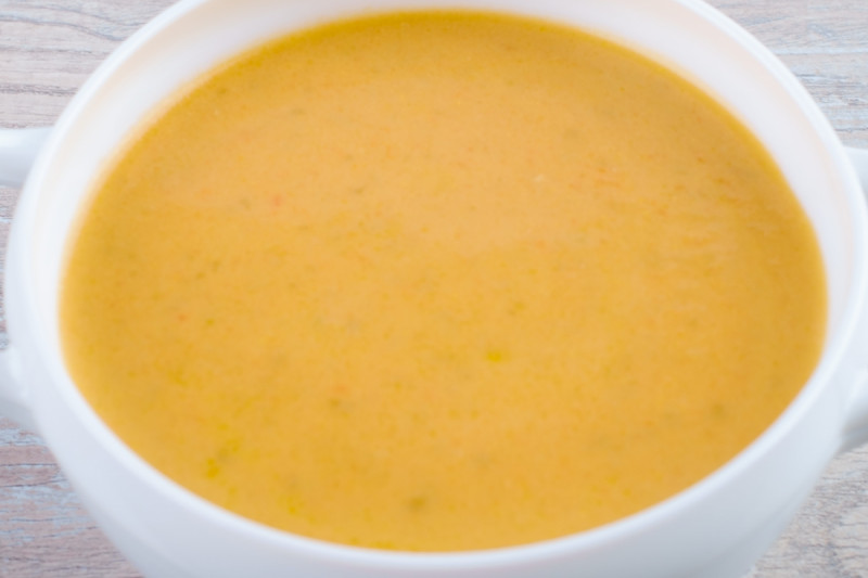 Суп-пюре из зелёного горошка и моркови - KUMIR
