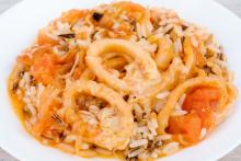 Ризотто с кальмарами и томатами - итальянская кухня
