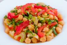 Салат из нута и перца - арабская кухня