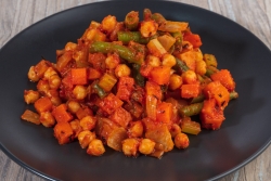 Тушёные овощи с нутом