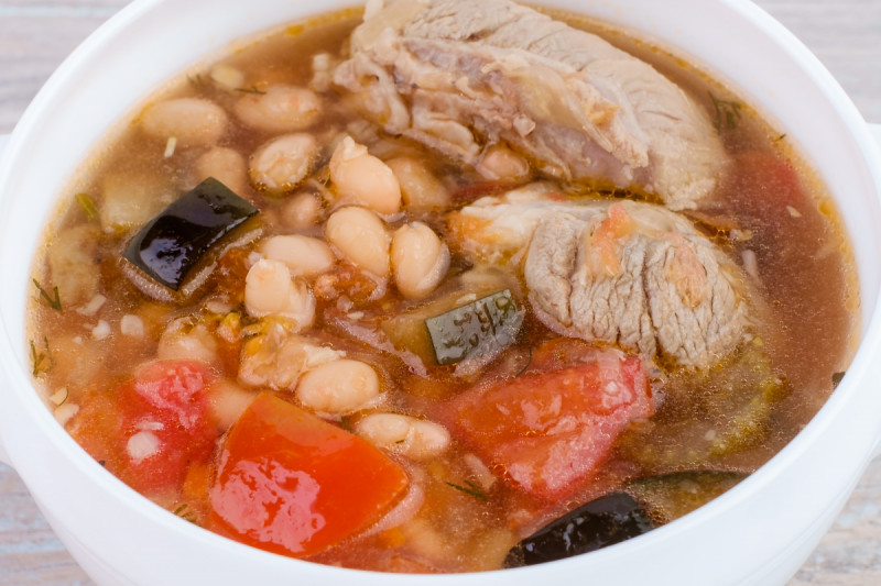 Фасолевый суп со свининой - бразильская кухня - KUMIR