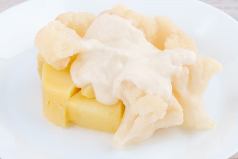 Капуста цветная, припущенная с картофелем в молочном соусе - KUMIR