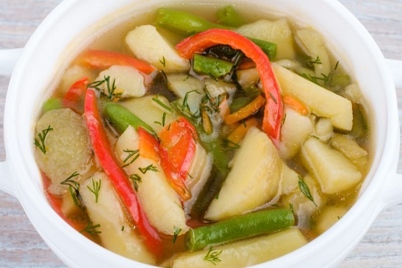 Суп картофельный с фасолью и болгарским перцем - KUMIR